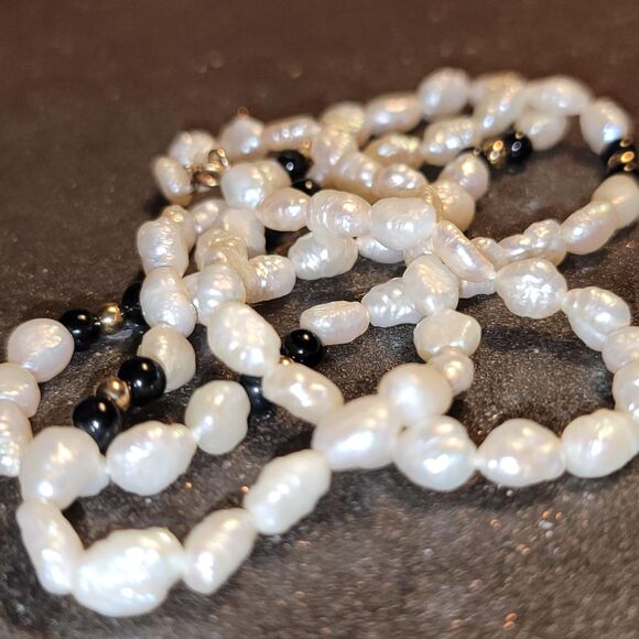 Fine Freshwater Baroque Pearl Necklace & Hoop Earrings w 14K Gold Onyx beads VTG - Picture 4 of 10